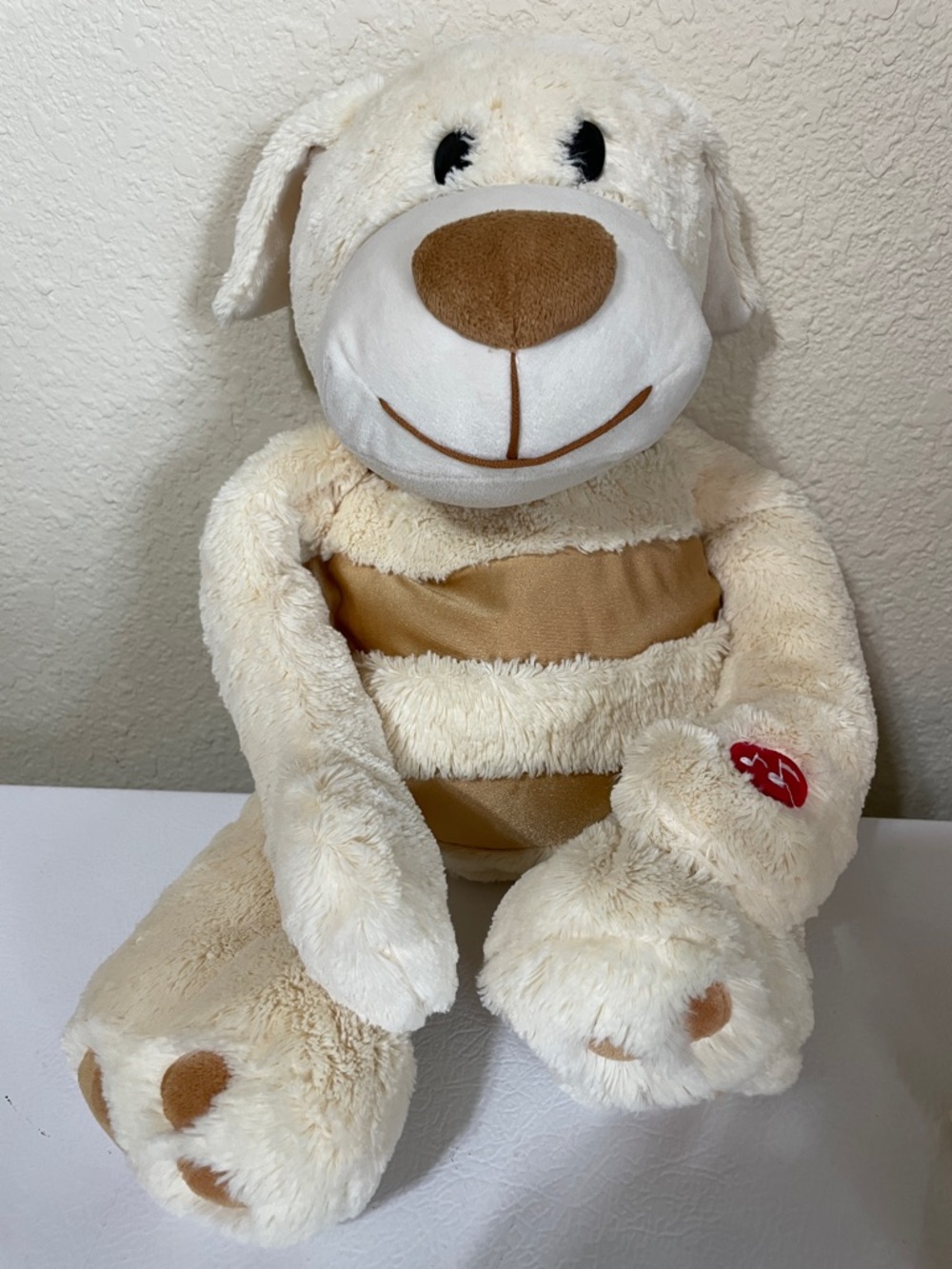 Mashable Laddy 22 Inch Stuffed  Dog With Sound. Really Cute. Good Condition.